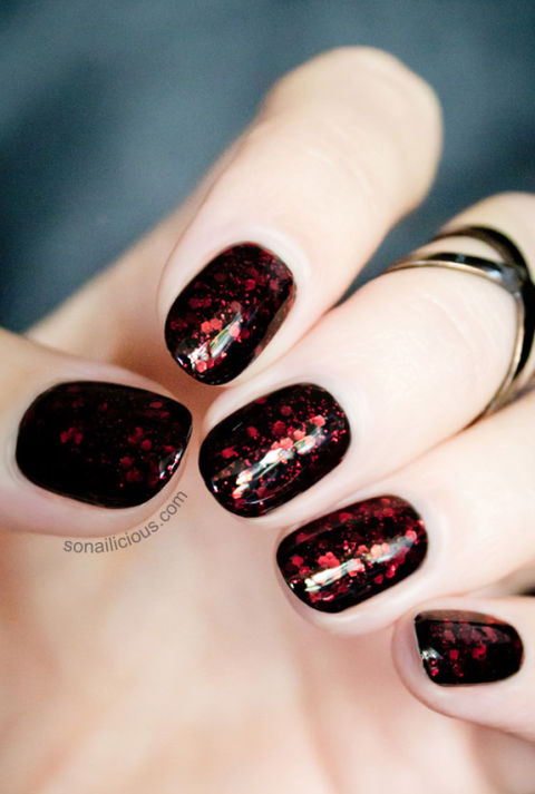 54ff72f146be5-1-halloween-manicures-xln