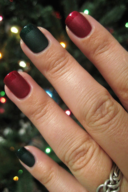 1479157389-red-green-christmas-nail-art-1