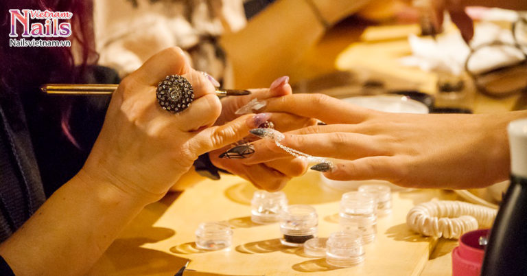 Cảnh báo từ thợ nail “biết tuốt”: 10 lầm tưởng mà bạn nên tránh | NailsVietnam